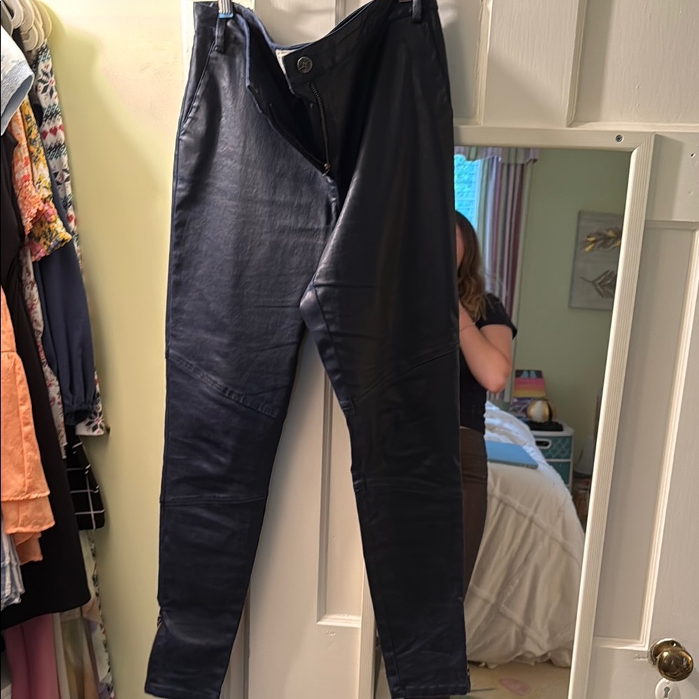 Black Dress Pants with Tapered Leg and Sleek Fit